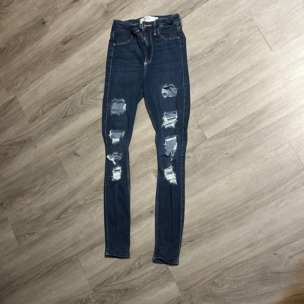 dark blue hollister brand skinny jeans size 1R